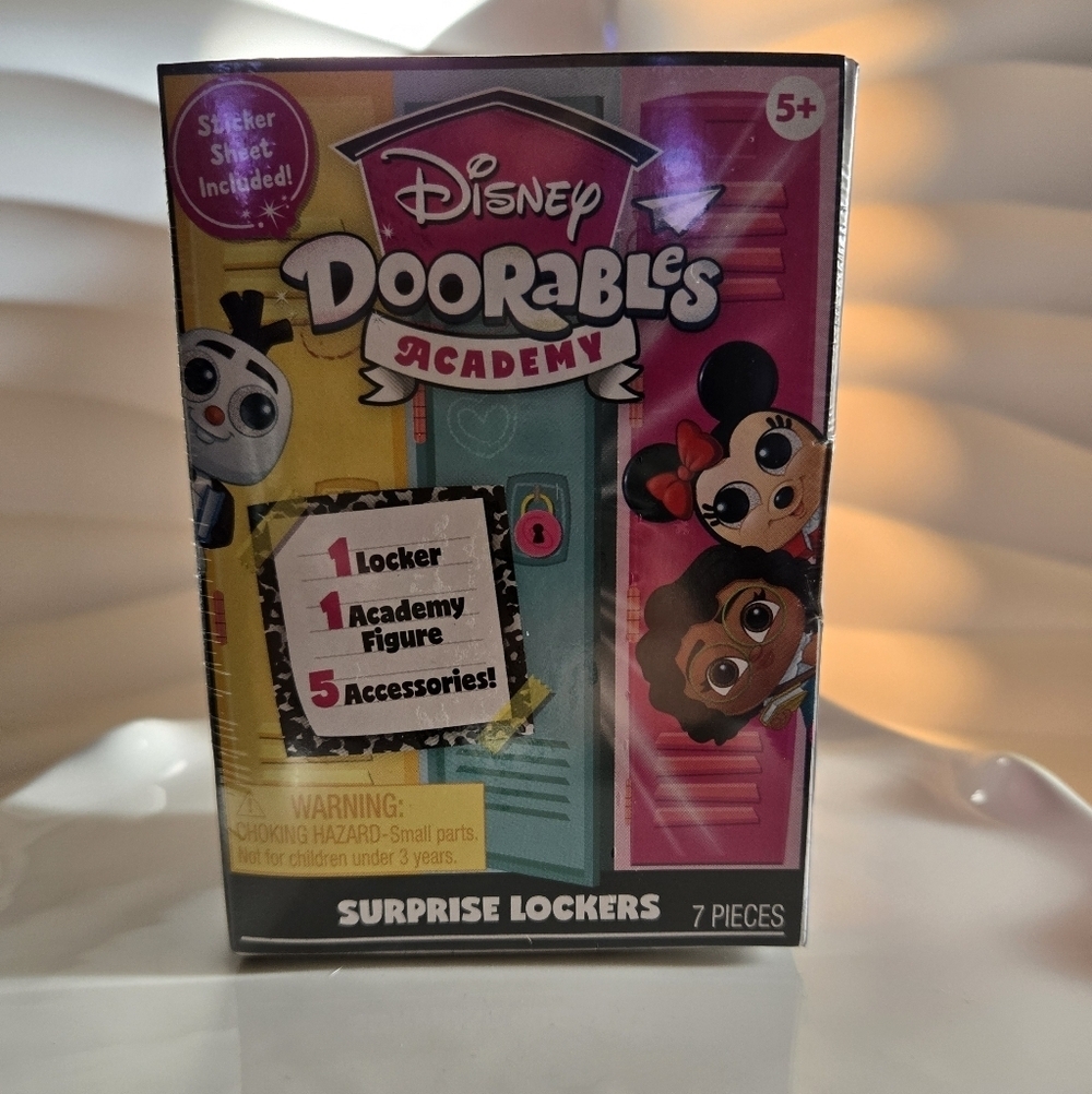 Disney Doorables Academy Surprise Locker